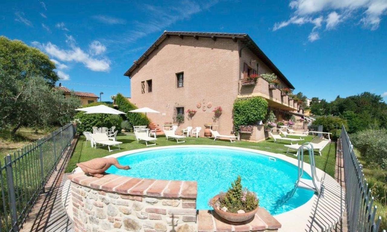 Casa Vacanze Con Piscina A San Gimignano Aparthotel Bagian luar foto