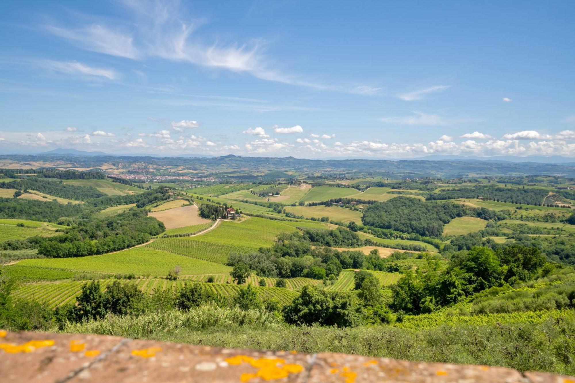 Casa Vacanze Con Piscina A San Gimignano Aparthotel Bagian luar foto